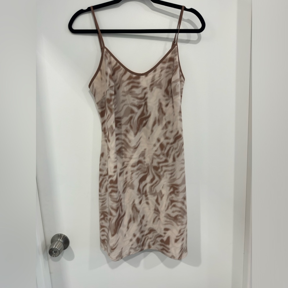Casual brown dress
